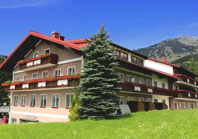 Ein allgemeiner Bergblick oder ein Berglick von des Hotels aus