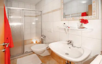 Ein Badezimmer in der Unterkunft Holzmannhof