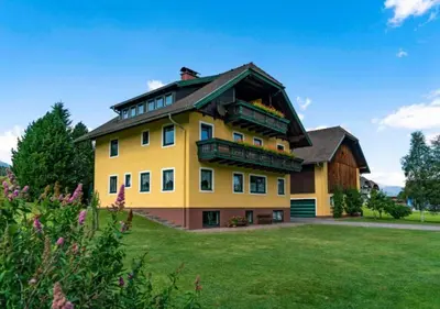 Das Gebäude in dem sich die Ferienwohnung befindet