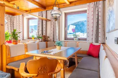Ein Sitzbereich in der Unterkunft Appartement Lasshofer