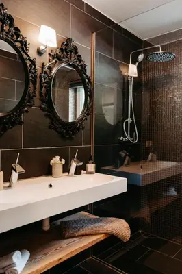Ein Badezimmer in der Unterkunft Chalet Austria, famous ski areas around us, 15 min to salzburg city, direct mountain view, up to 10 people