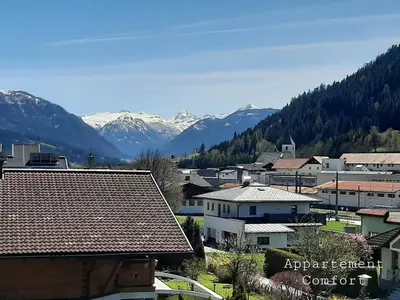 Ein allgemeiner Bergblick oder ein Berglick von der Ferienwohnung aus