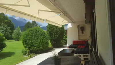 Ein allgemeiner Bergblick oder ein Berglick von der Ferienwohnung aus