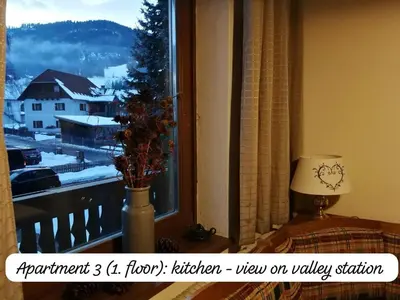 Ein allgemeiner Bergblick oder ein Berglick von der Ferienwohnung aus