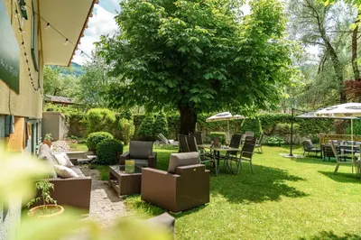 Ein Garten an der Unterkunft Sport & Familienhotel Bärenwirt