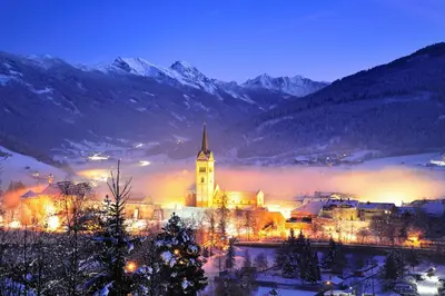 Ein allgemeiner Bergblick oder ein Berglick von der Ferienwohnung aus