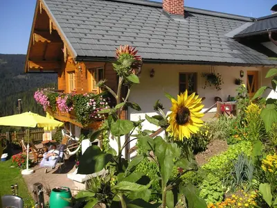 Ein Garten an der Unterkunft Fesengut