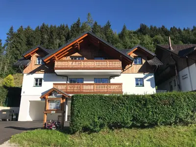 Das Gebäude in dem sich die Ferienwohnung befindet
