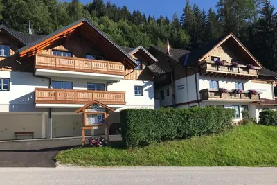 Das Gebäude in dem sich die Ferienwohnung befindet