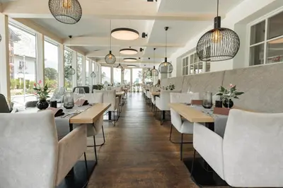 Ein Restaurant oder anderes Speiselokal in der Unterkunft Hotel Annelies