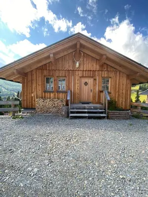 Das Gebäude in dem sich das Chalet befindet