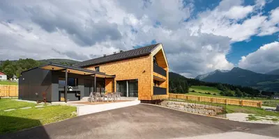 Ein allgemeiner Bergblick oder ein Berglick von der Pension aus