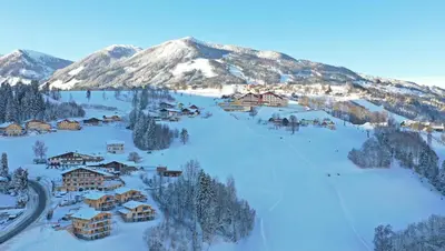 Ein allgemeiner Bergblick oder ein Berglick von der Ferienwohnung aus
