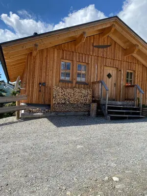 Das Gebäude in dem sich das Chalet befindet