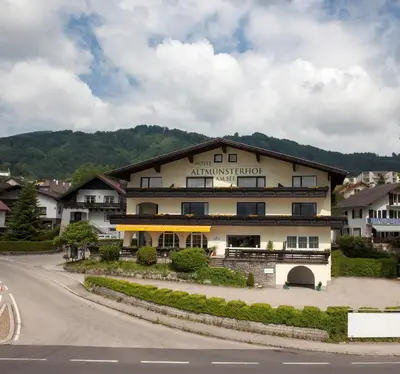 Ein allgemeiner Bergblick oder ein Berglick von des Hotels aus