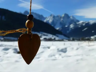Ein allgemeiner Bergblick oder ein Berglick von der Ferienwohnung aus