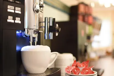 Kaffee-/Teezubehör in der Unterkunft Gasthof Waldwirt