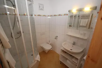 Ein Badezimmer in der Unterkunft Gasthof Waldwirt