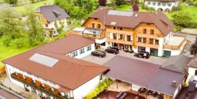 Das Gebäude in dem sich das Aparthotel befindet