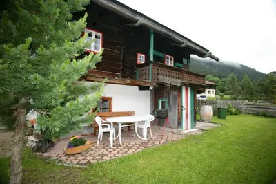 Das Gebäude in dem sich das Chalet befindet