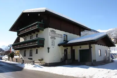 Das Gebäude in dem sich die Pension befindet