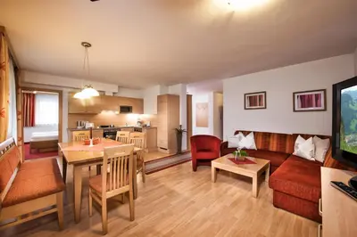 Ein Sitzbereich in der Unterkunft Appartements Salzburgerhof
