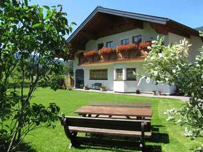 Ein Garten an der Unterkunft Ferienhaus Kahr Appartment Roßbrand