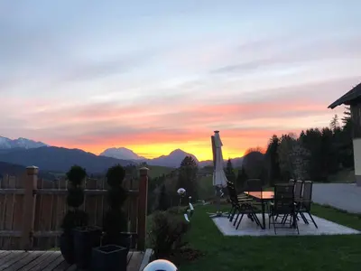 Ein allgemeiner Bergblick oder ein Berglick von der Ferienwohnung aus