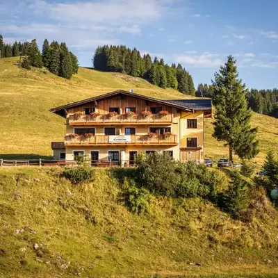 Almhaus Alpenrose Postalm