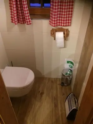 Ein Badezimmer in der Unterkunft Die Petzl Hütte - Kreischbergblick