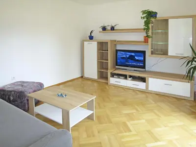 TV/Unterhaltungsangebot in der Unterkunft Holiday Home Lux by Interhome