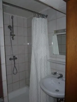 Ein Badezimmer in der Unterkunft Pension Edelweiss
