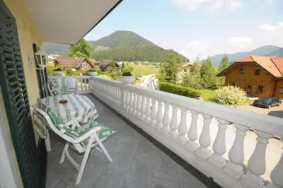 Ein allgemeiner Bergblick oder ein Berglick von der Ferienwohnung aus