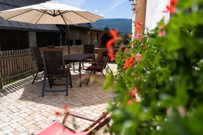 Das Gebäude in dem sich die Ferienwohnung befindet