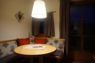 Ein Sitzbereich in der Unterkunft Appartements Huber