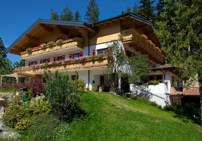 Ein Garten an der Unterkunft Zauchtaler Hof
