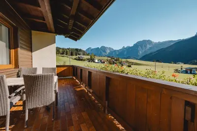 Ein allgemeiner Bergblick oder ein Berglick von der Pension aus