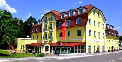 Das Gebäude in dem sich das Hotel befindet