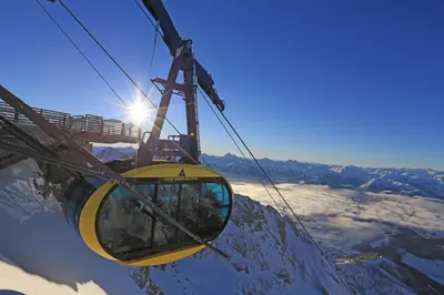 Ein allgemeiner Bergblick oder ein Berglick von der Ferienwohnung aus