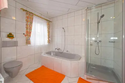 Ein Badezimmer in der Unterkunft Ferienhaus Zentral