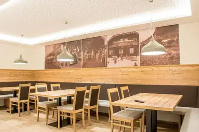 Ein Restaurant oder anderes Speiselokal in der Unterkunft Appartements Hotel Gell