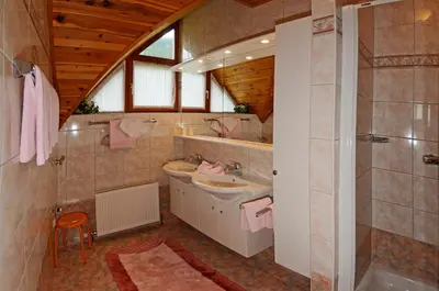 Ein Badezimmer in der Unterkunft Gasthof zur Gams