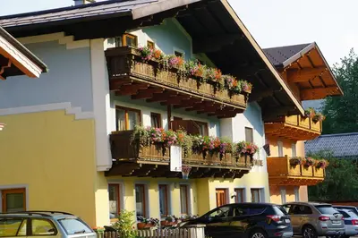 Das Gebäude in dem sich die Pension befindet