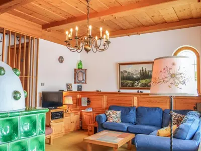 Ein Sitzbereich in der Unterkunft Holiday Home Berghaus Weitblick by Interhome