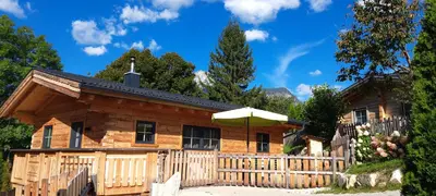 Das Gebäude in dem sich das Chalet befindet