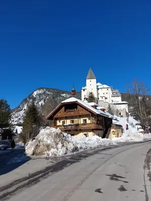 Ein allgemeiner Bergblick oder ein Berglick von der Ferienwohnung aus
