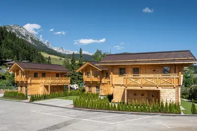 Ein allgemeiner Bergblick oder ein Berglick von des Chalets aus