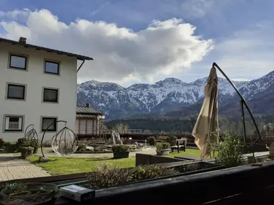 Ein allgemeiner Bergblick oder ein Berglick von des Hotels aus