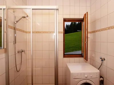 Ein Badezimmer in der Unterkunft Holiday Home Auer-2 by Interhome