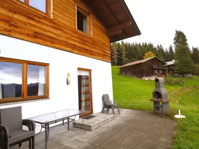 Das Gebäude in dem sich das Ferienhaus befindet